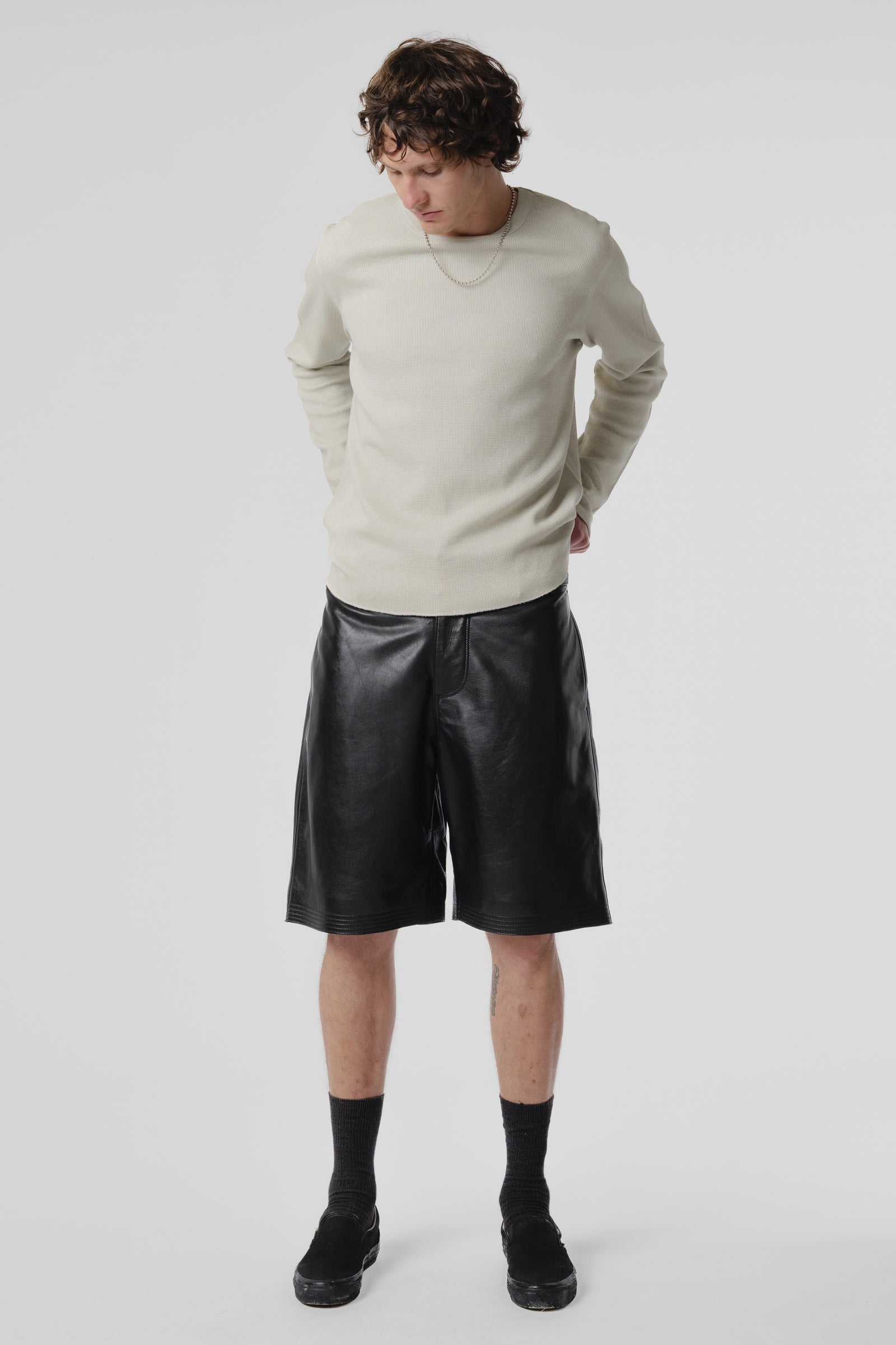 Hang Short - Gloss Black