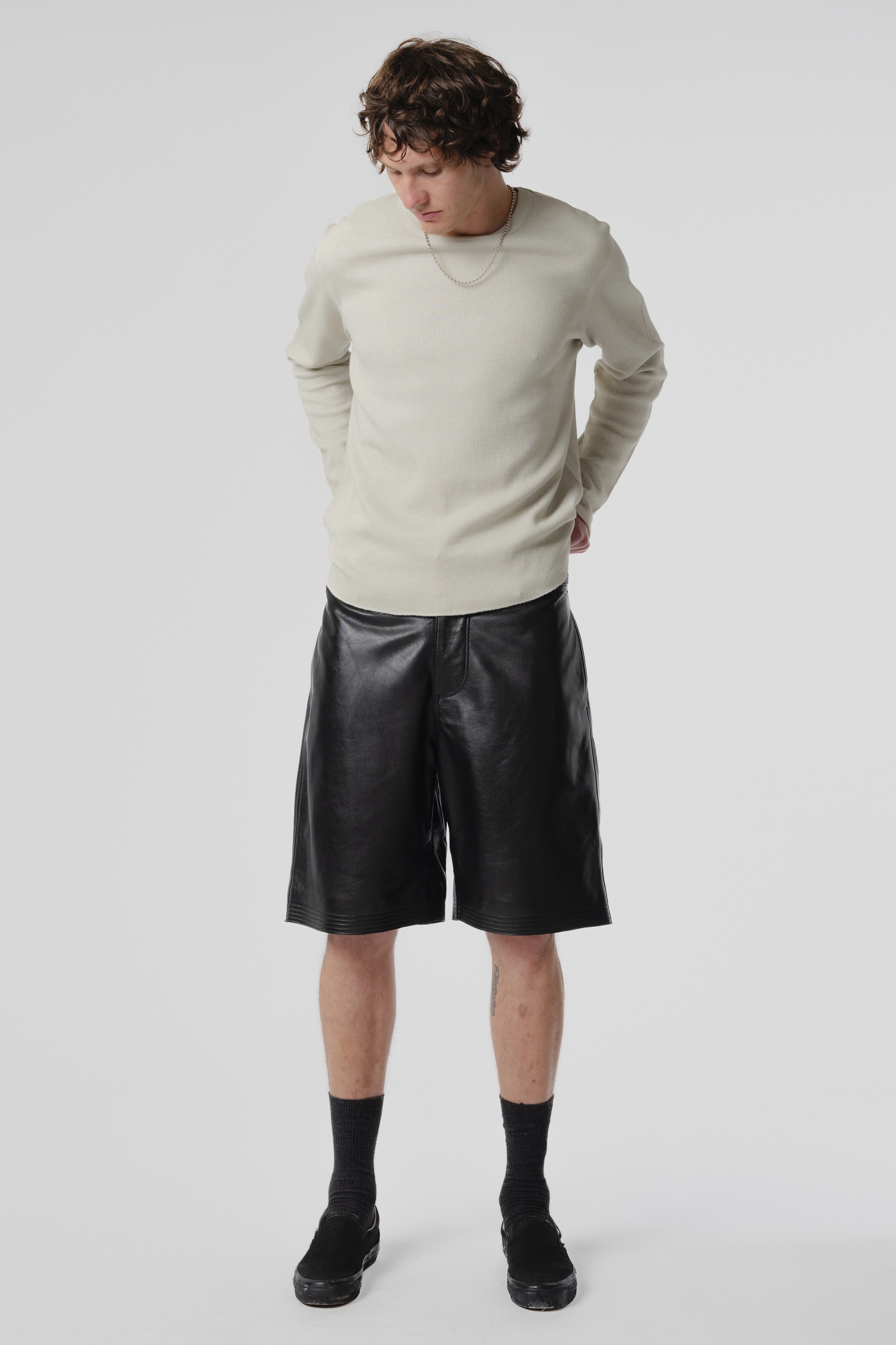Hang Short - Gloss Black