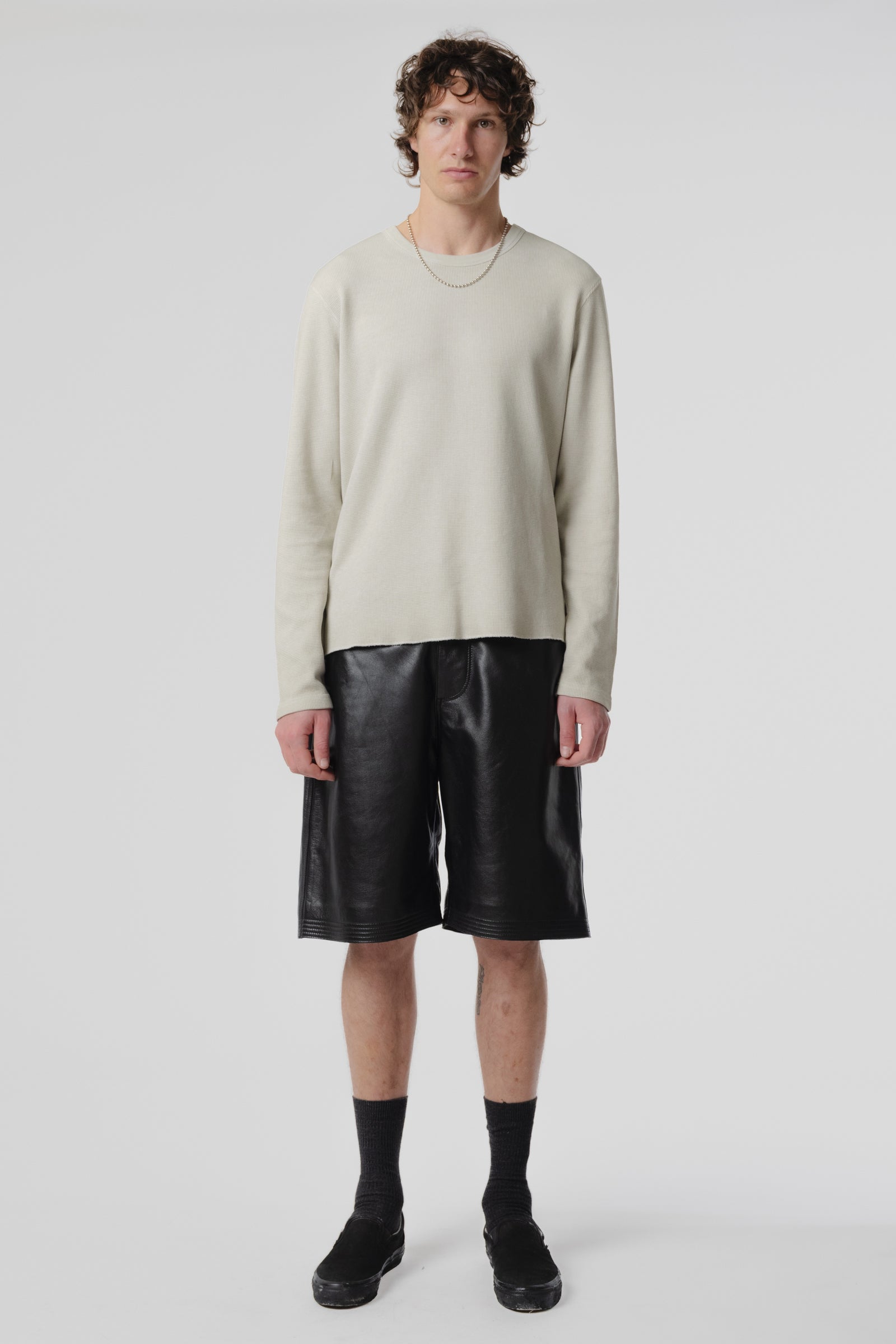 Hang Short - Gloss Black