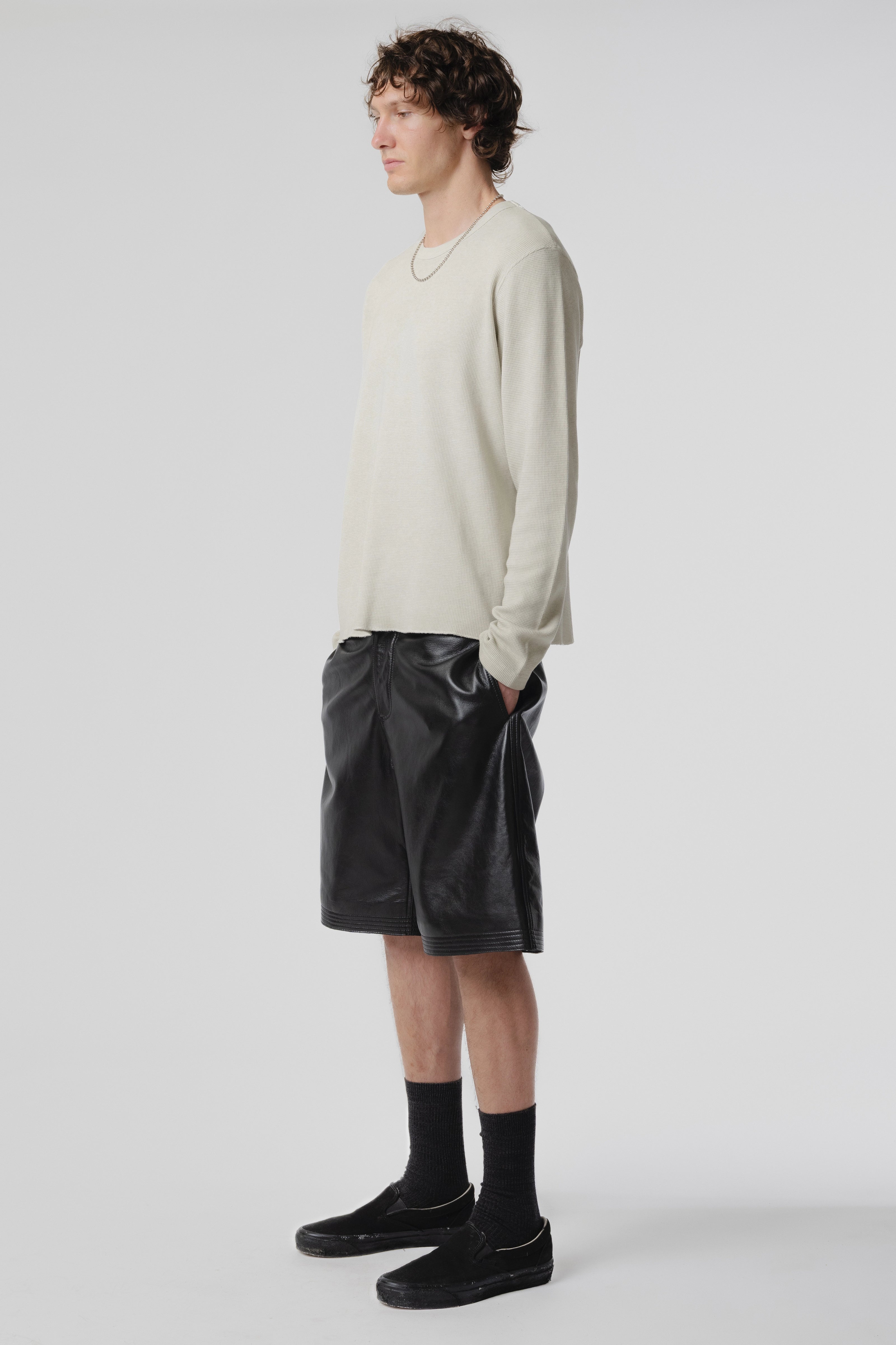 Hang Short - Gloss Black