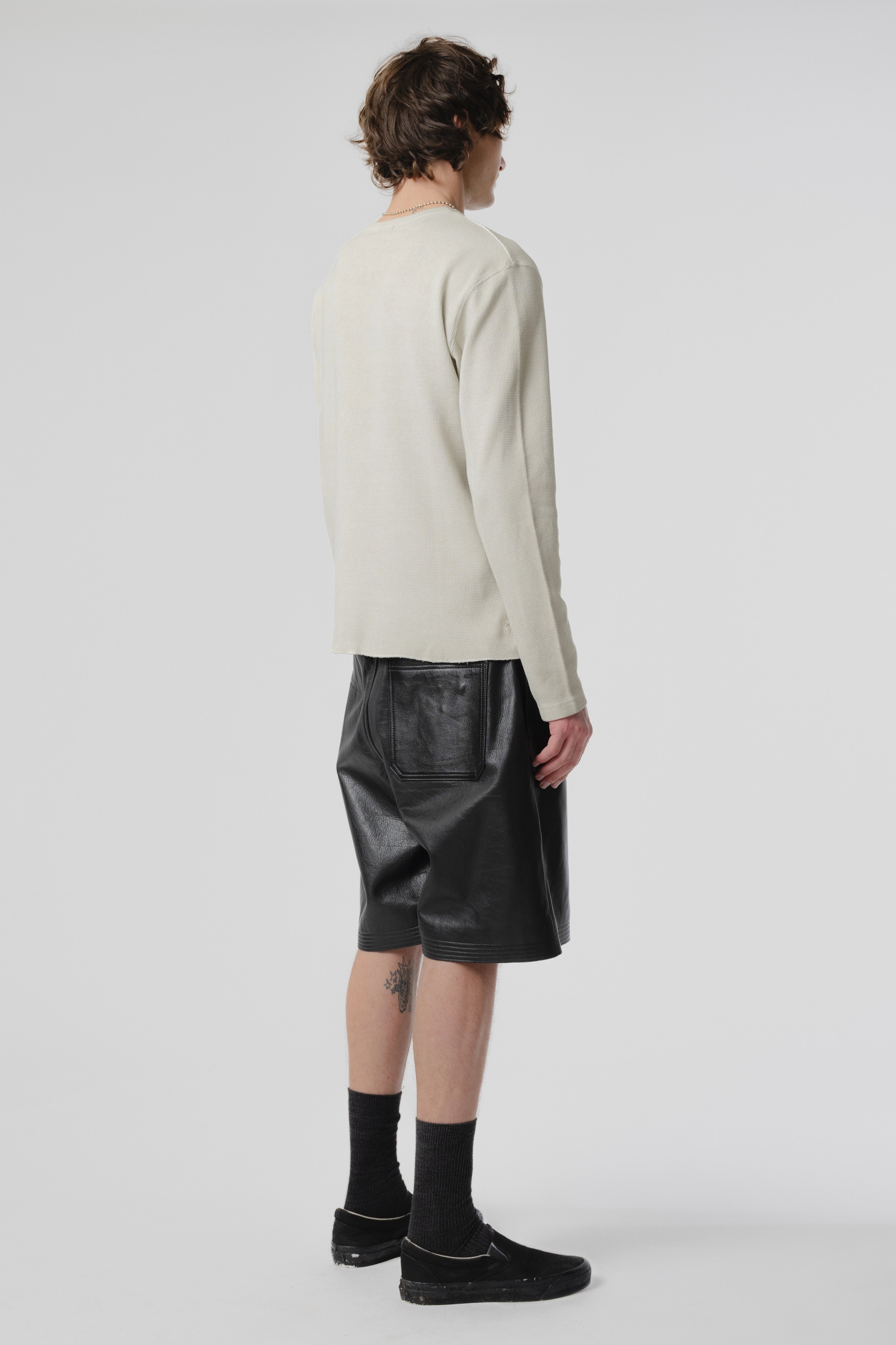 Hang Short - Gloss Black