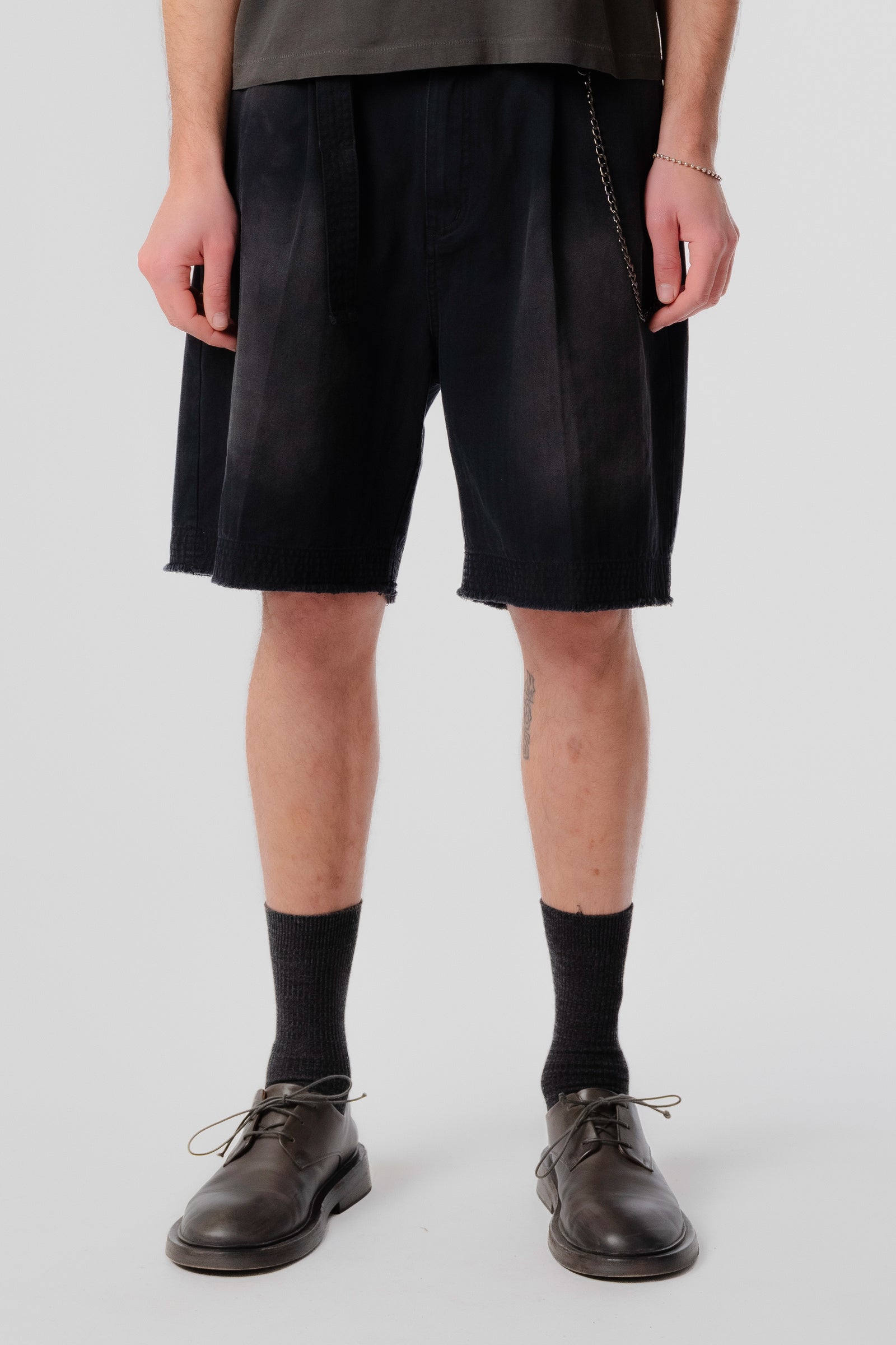 Pleated Work Short - Black Herringbone