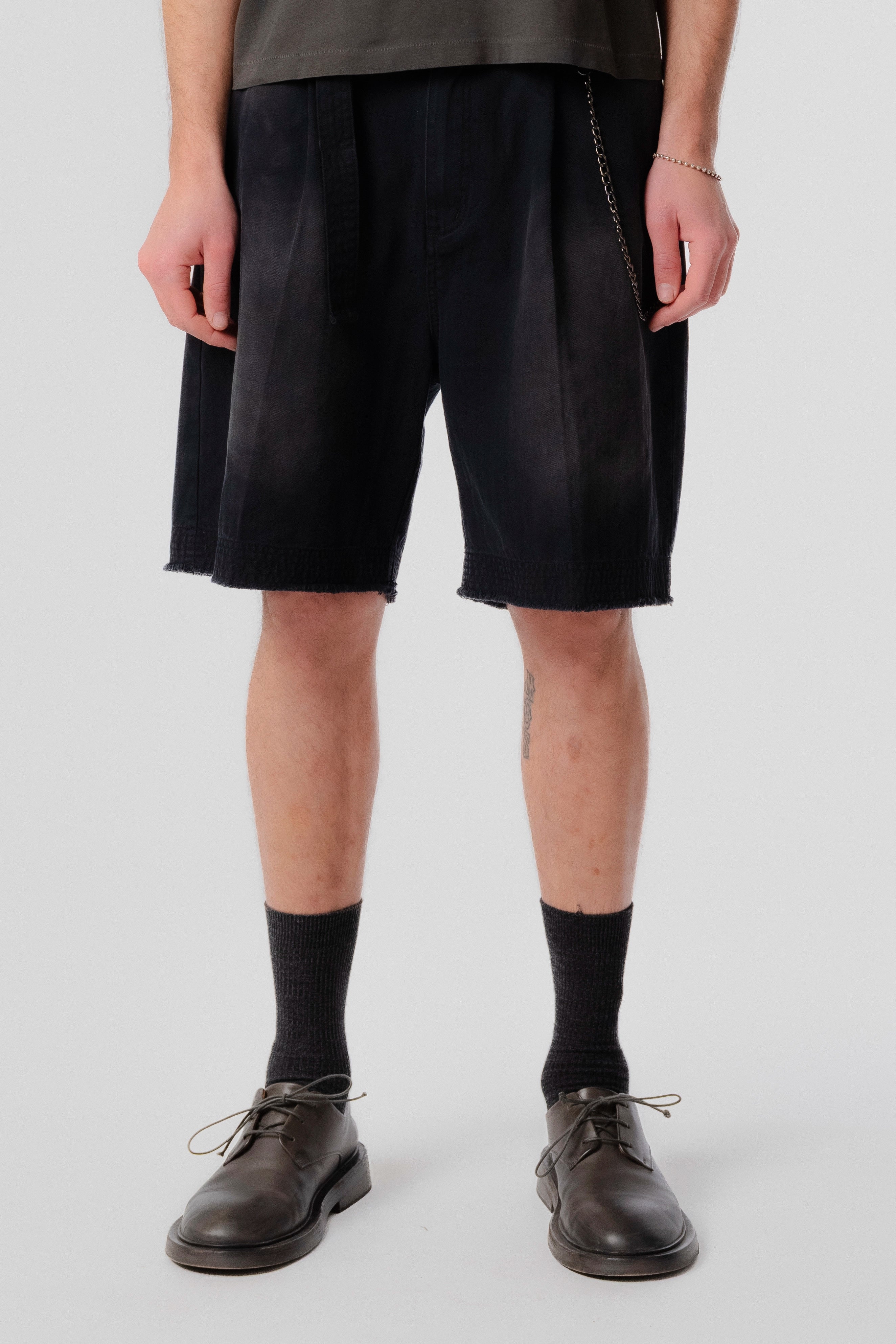 Pleated Work Short - Black Herringbone