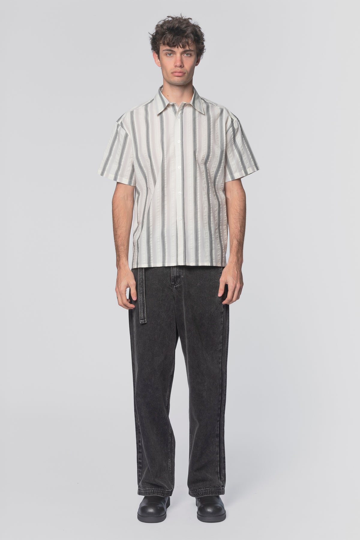HOLD SS SHIRT - GREY/WHITE STRIPE