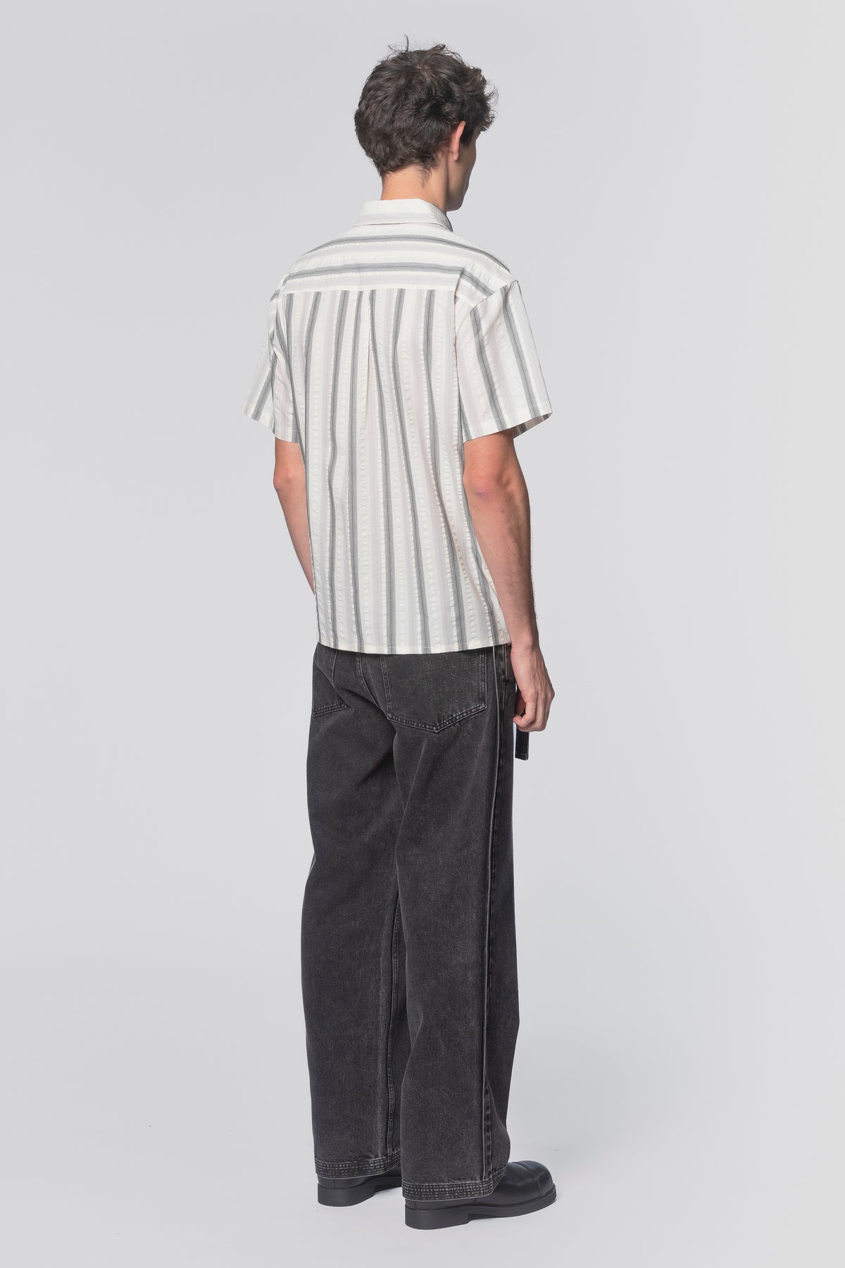 HOLD SS SHIRT - GREY/WHITE STRIPE