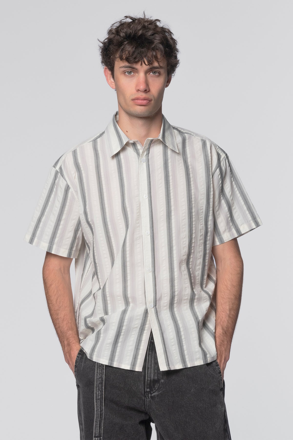 HOLD SS SHIRT - GREY/WHITE STRIPE